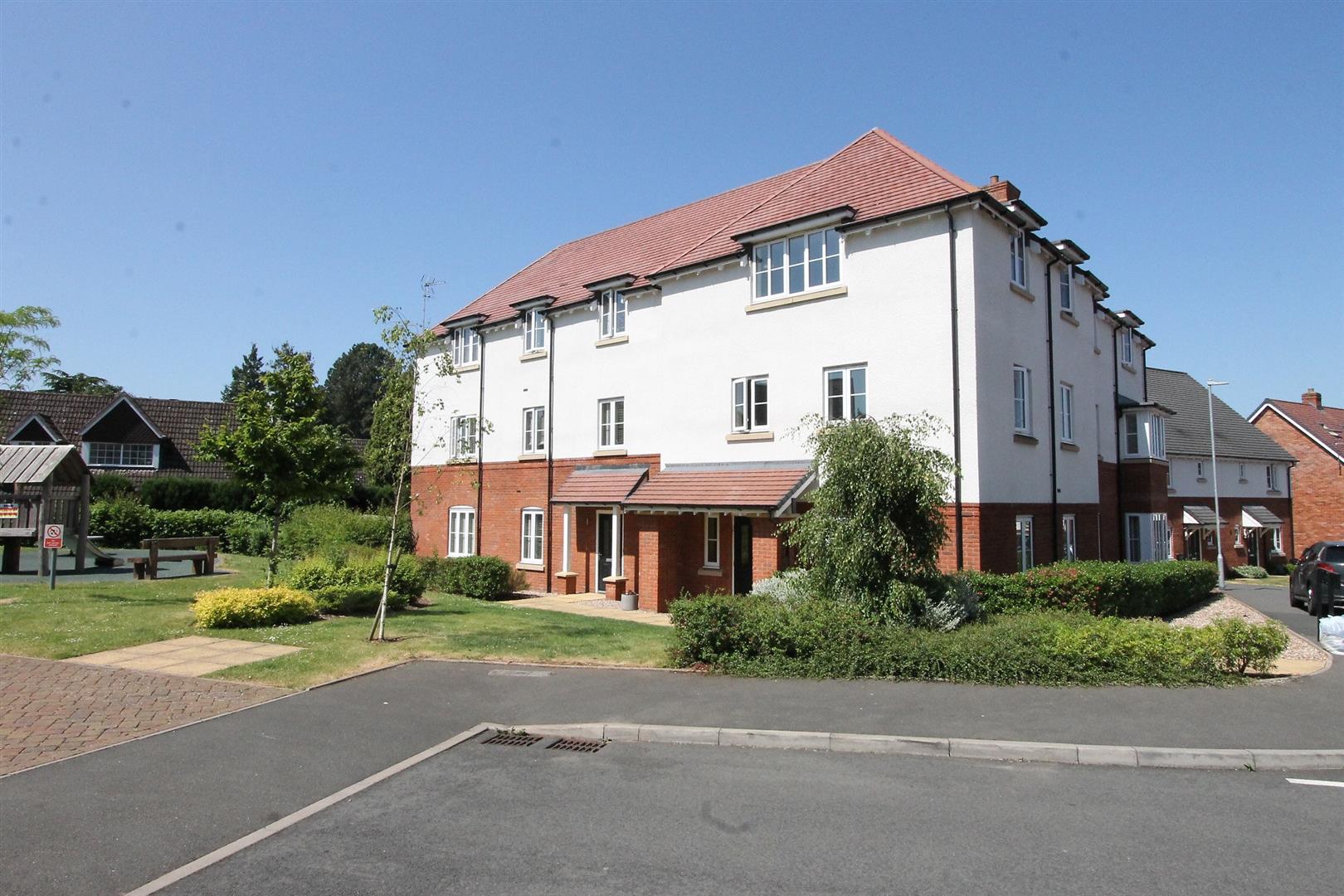 2 bed property in Durrant Mews, Stourbridge
